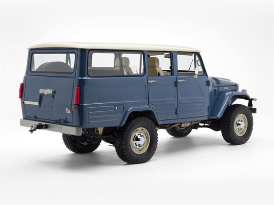 1967 FJ45 26152 Blue Studio