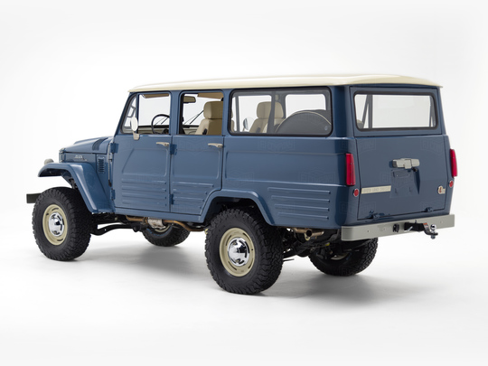 1967 FJ45 26152 Blue Studio