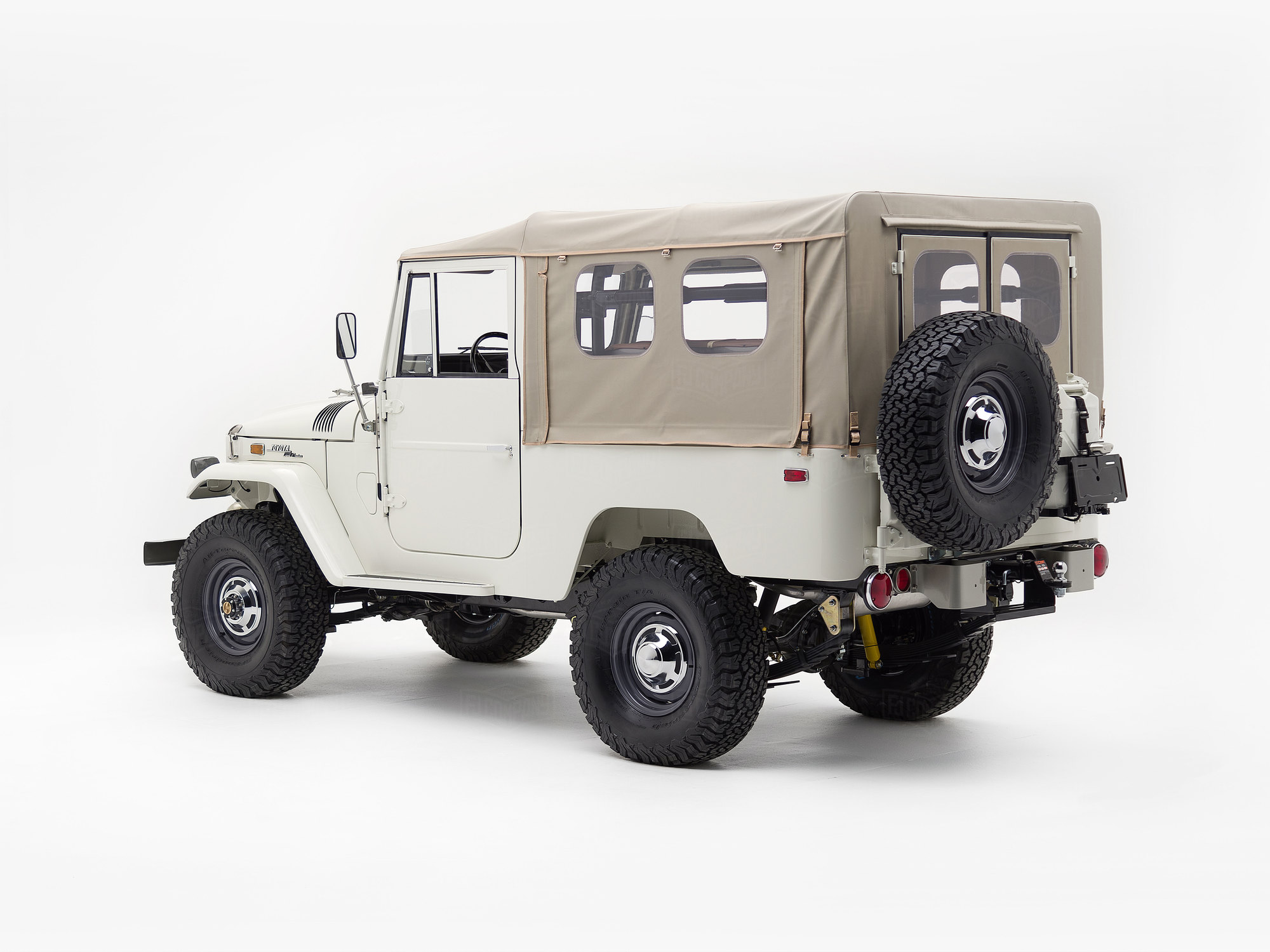 The FJ Company Toyota Land Cruiser 1970 FJ43-20731 White