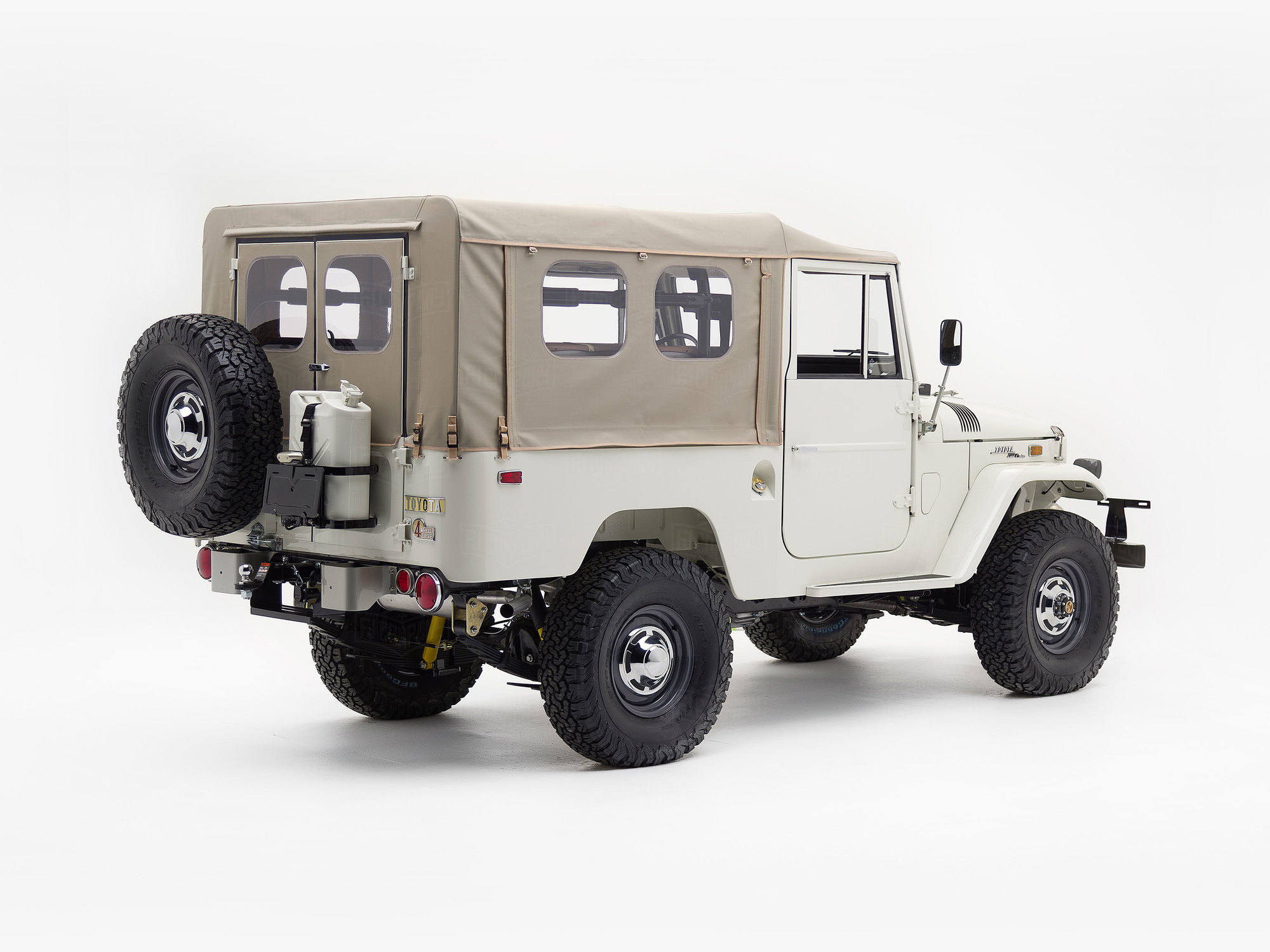 The FJ Company Toyota Land Cruiser 1970 FJ43-20731 White