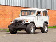 The FJ Company Toyota Land Cruiser 1971 FJ40-91620 Cloudmist Gray