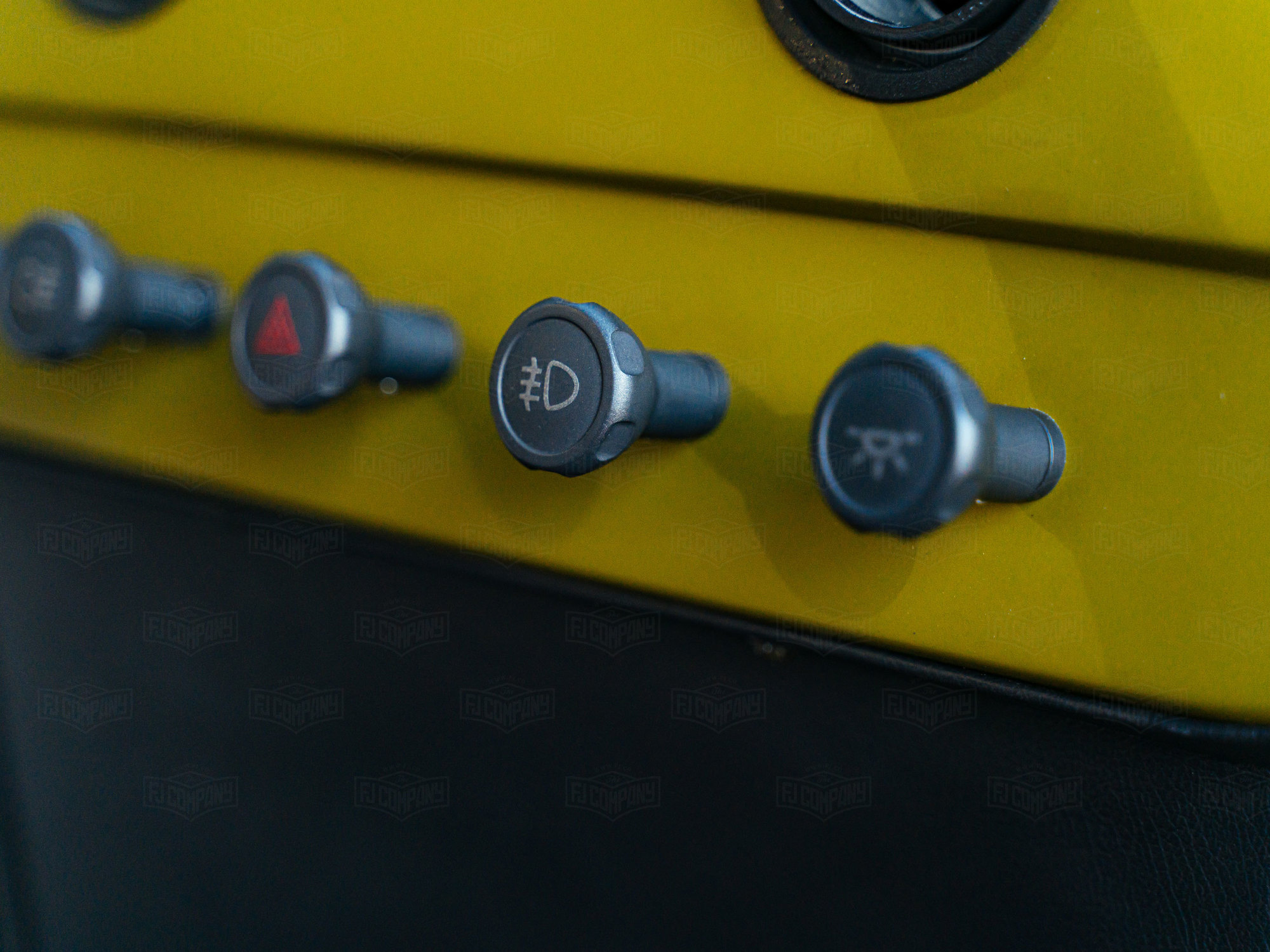 The FJ Company Toyota Land Cruiser 1971 FJ43-22212 Matte Olive