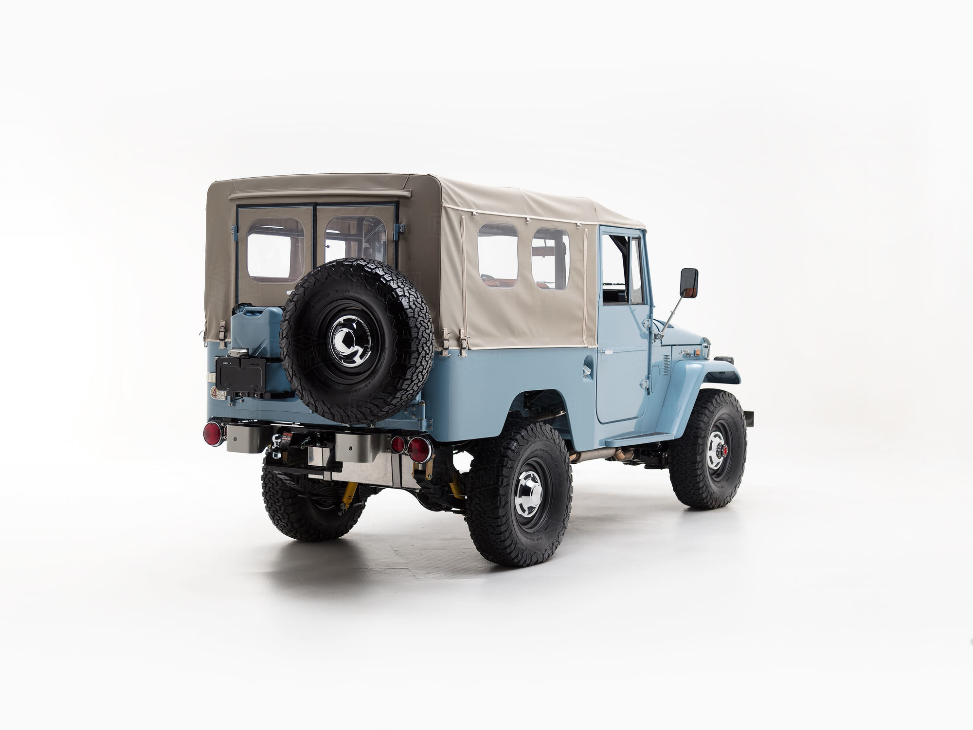 The-FJ-Company-1973-FJ43-Land-Cruiser---Capri-Blue-325992