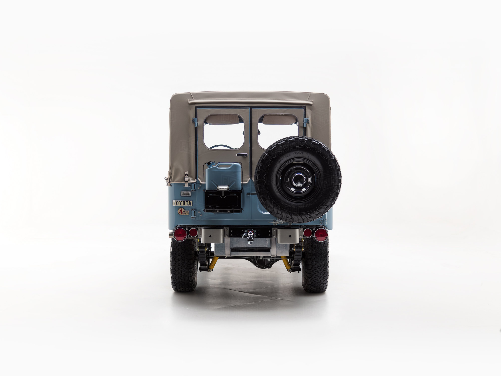 The-FJ-Company-1973-FJ43-Land-Cruiser---Capri-Blue-325992