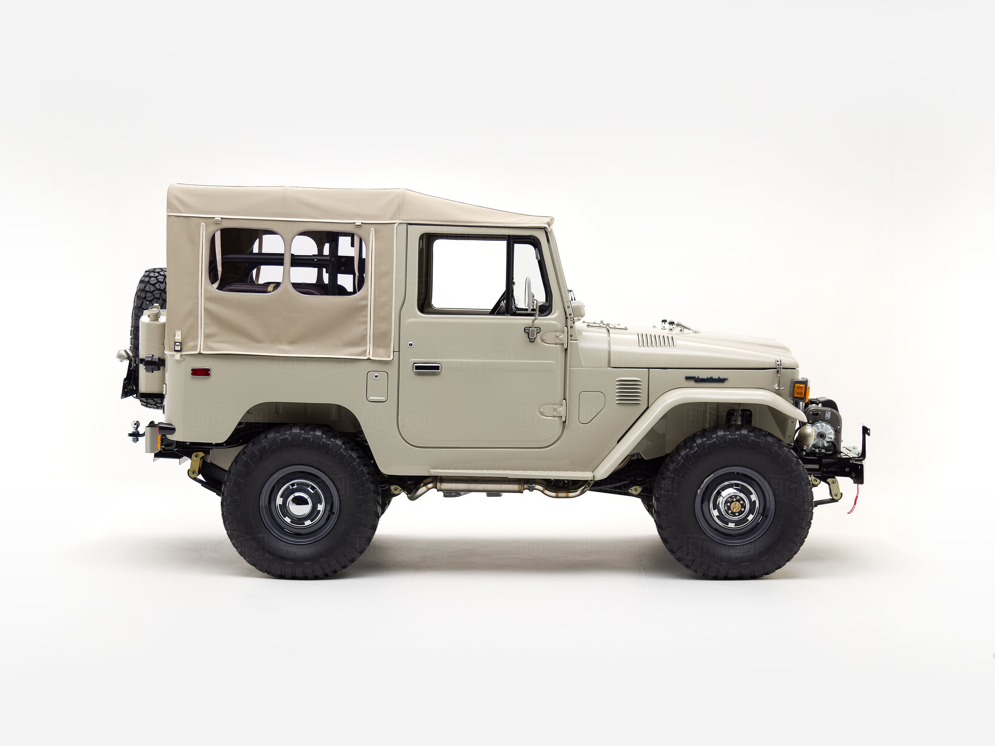 The FJ Company Toyota Land Cruiser 1978 FJ40-280724 Beige