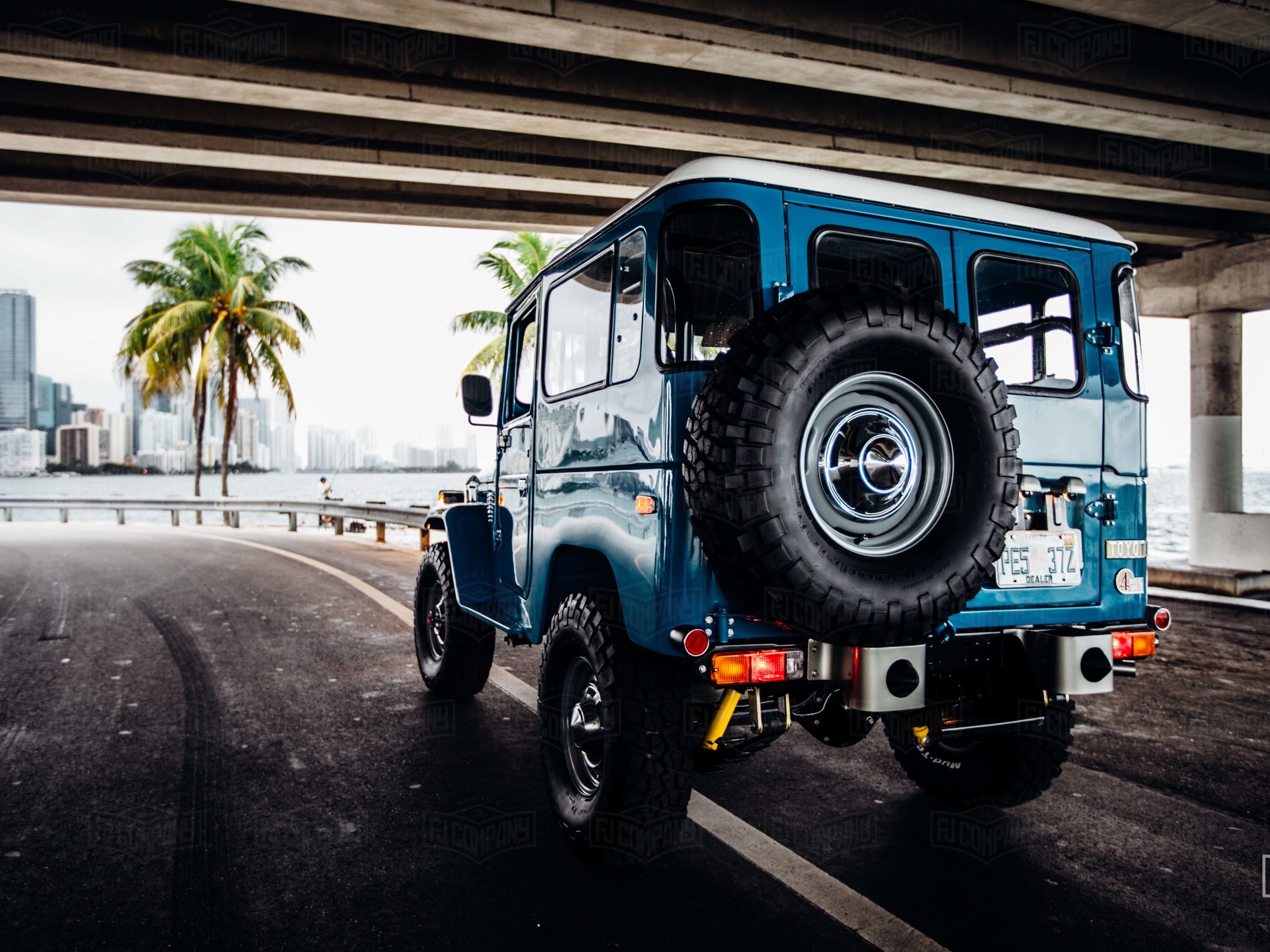 1978 FJ40 265788 Sky Blue - studio