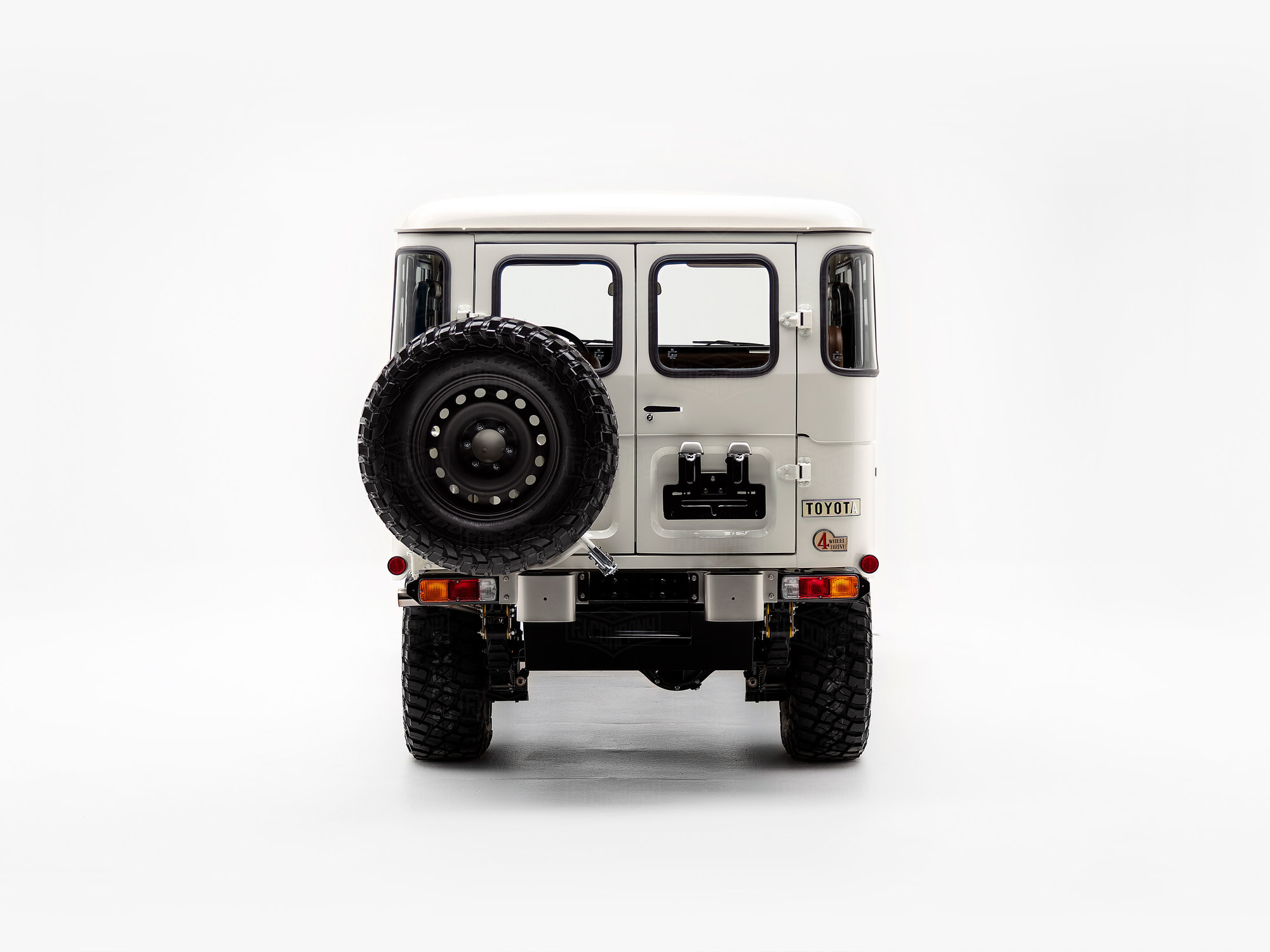 The FJ Company Toyota Land Cruiser 1979 FJ43-60823 White