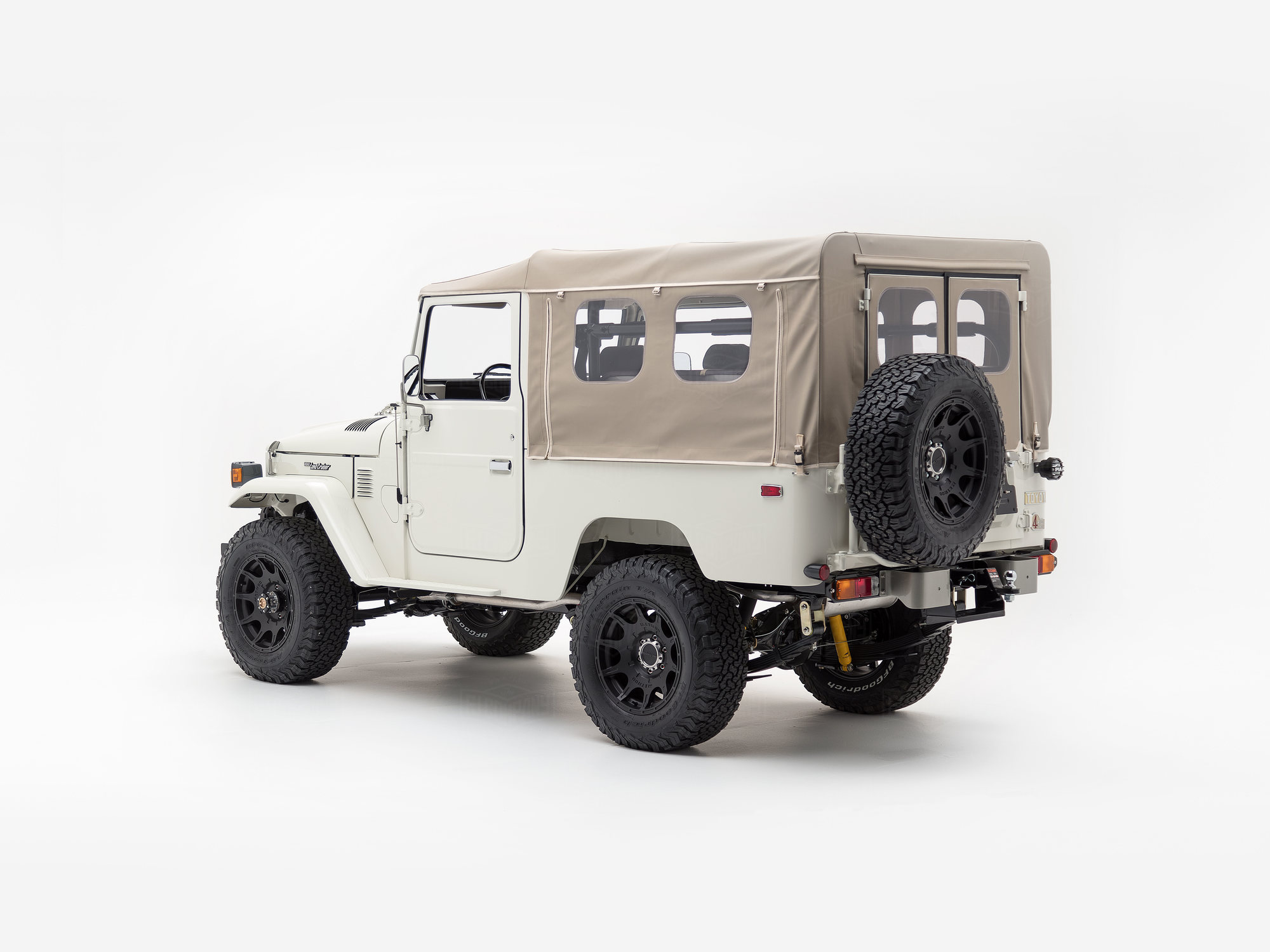 The FJ Company Toyota Land Cruiser 1980 FJ43-66665 White