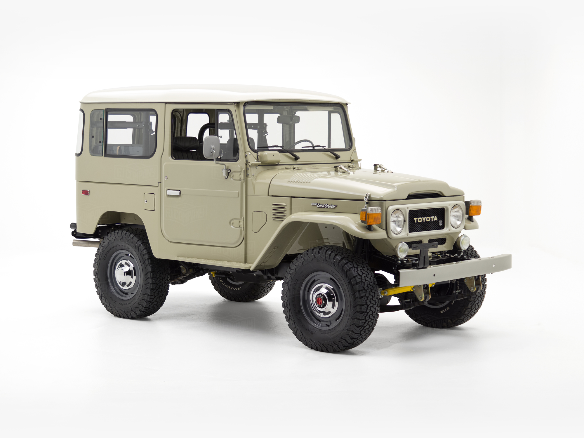 The FJ Company 1981 FJ40 338155 Beige - Studio