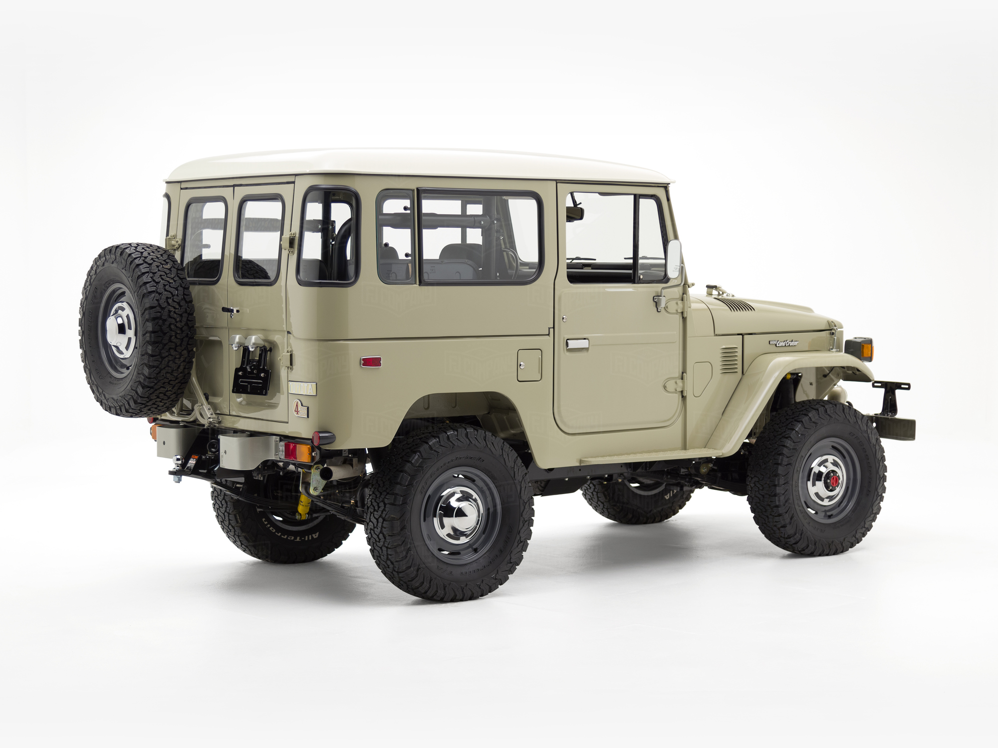 The FJ Company 1981 FJ40 338155 Beige - Studio