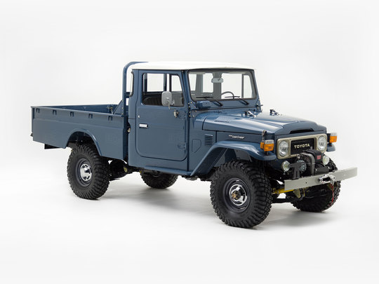 This FJ45 pick-up is coming back to life