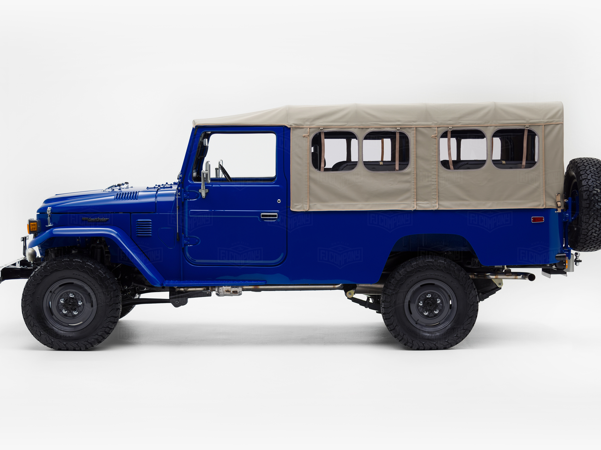 The FJ Company Toyota Land Cruiser 1981 FJ45-299902 Medium Blue