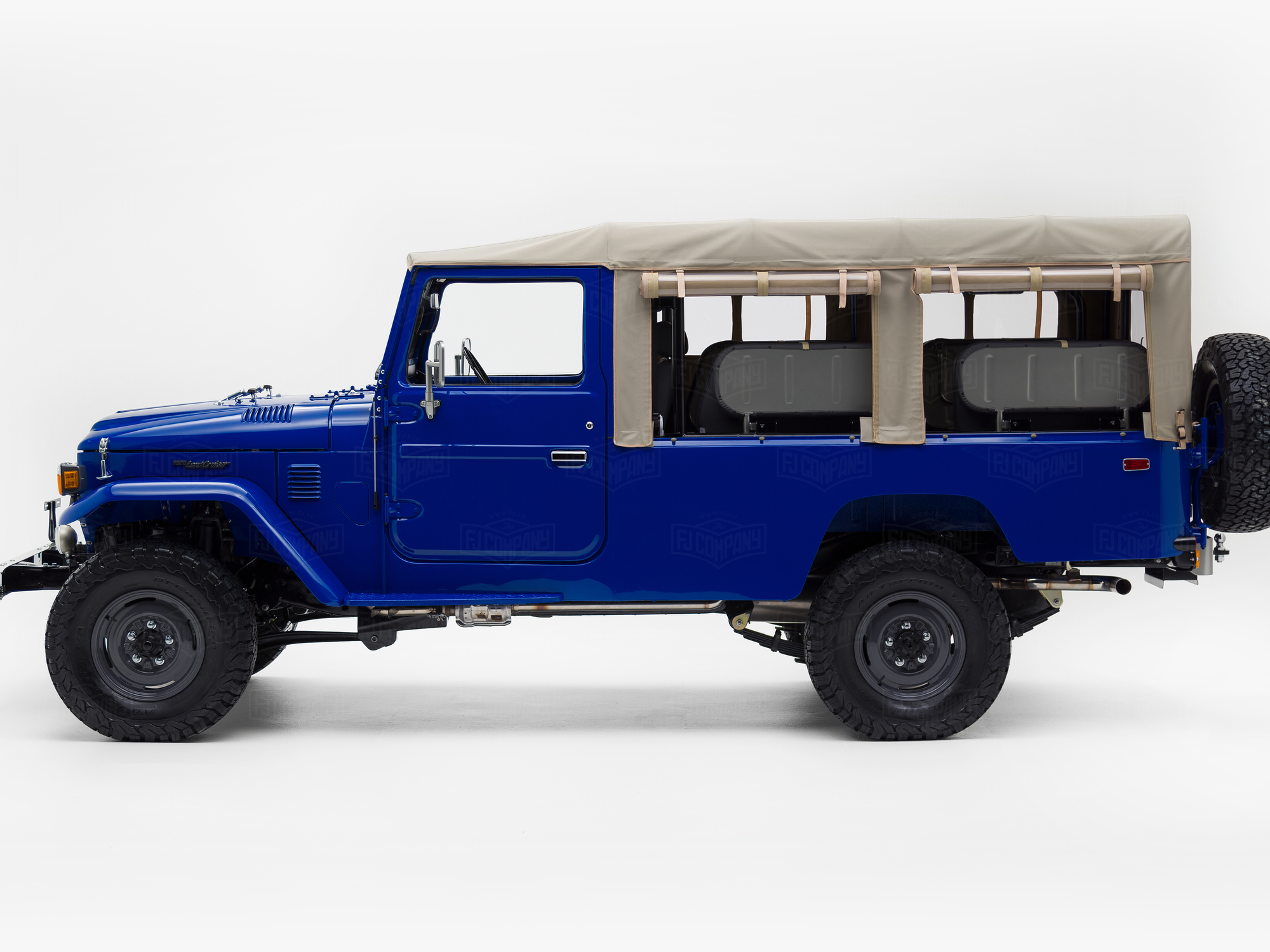 The FJ Company Toyota Land Cruiser 1981 FJ45-299902 Medium Blue