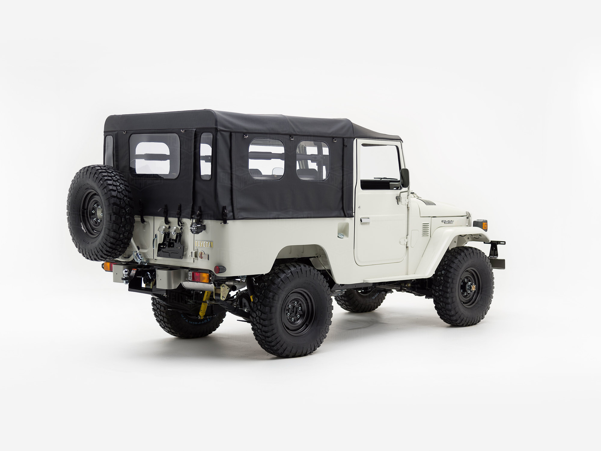 The FJ Company Toyota Land Cruiser 1982 FJ43-107767 White
