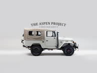 1982 Toyota Land Cruiser FJ43 White FJ43 108916 (old-104369)