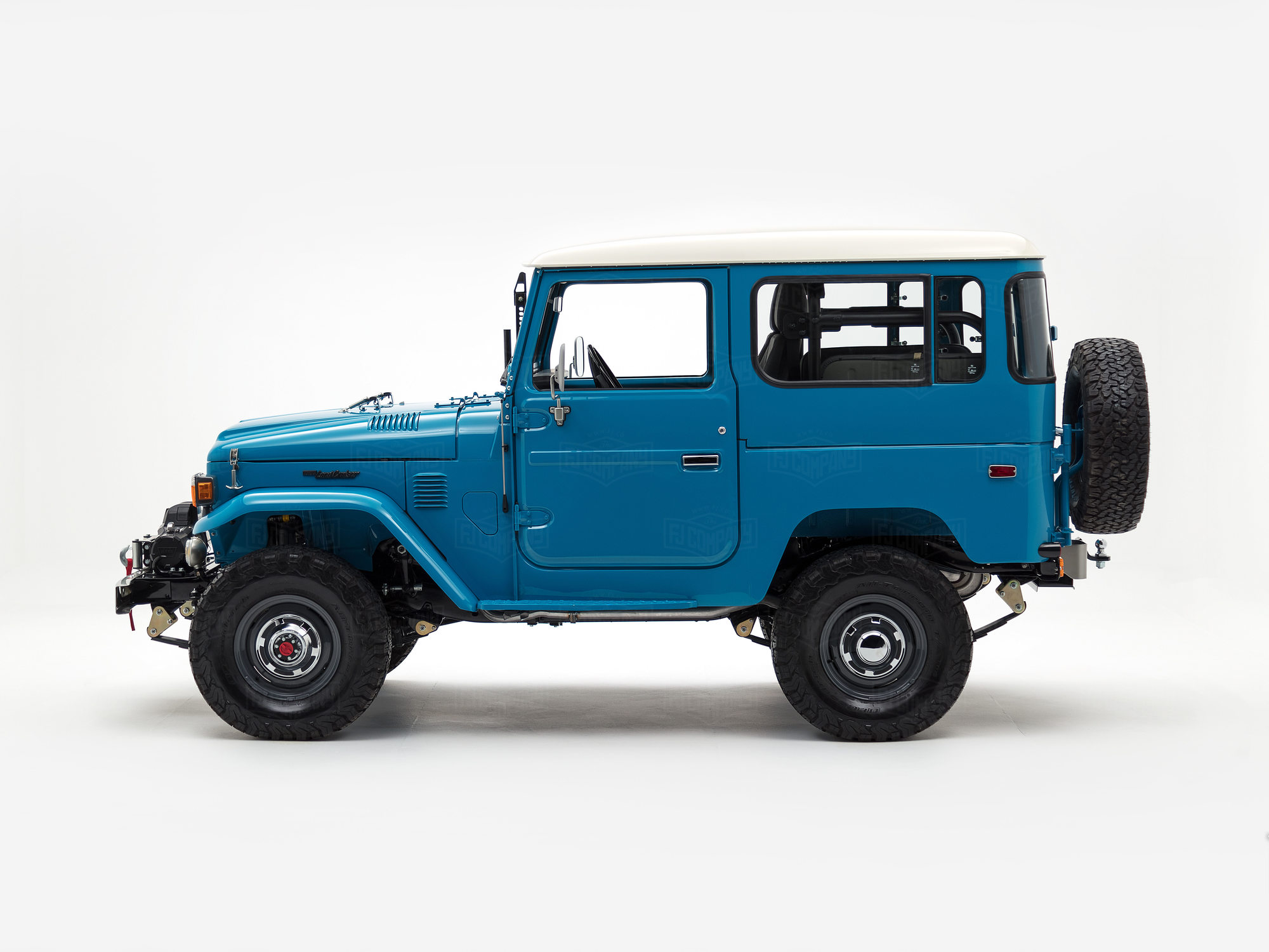 The-FJ-Company-1983-FJ40-Land-Cruiser---Sky-Blue-361714