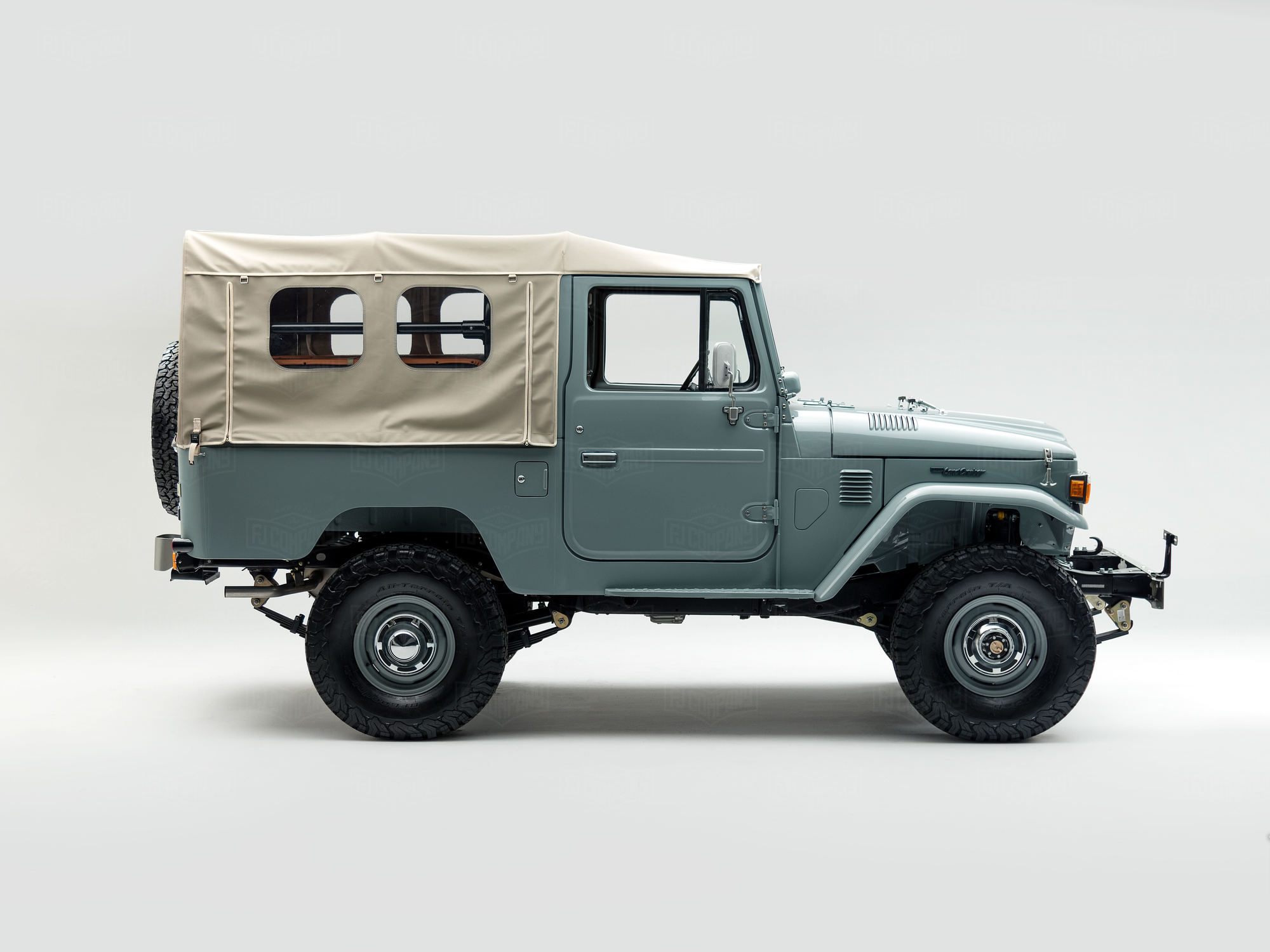 The perfect Land Cruiser for a seaside escape. 