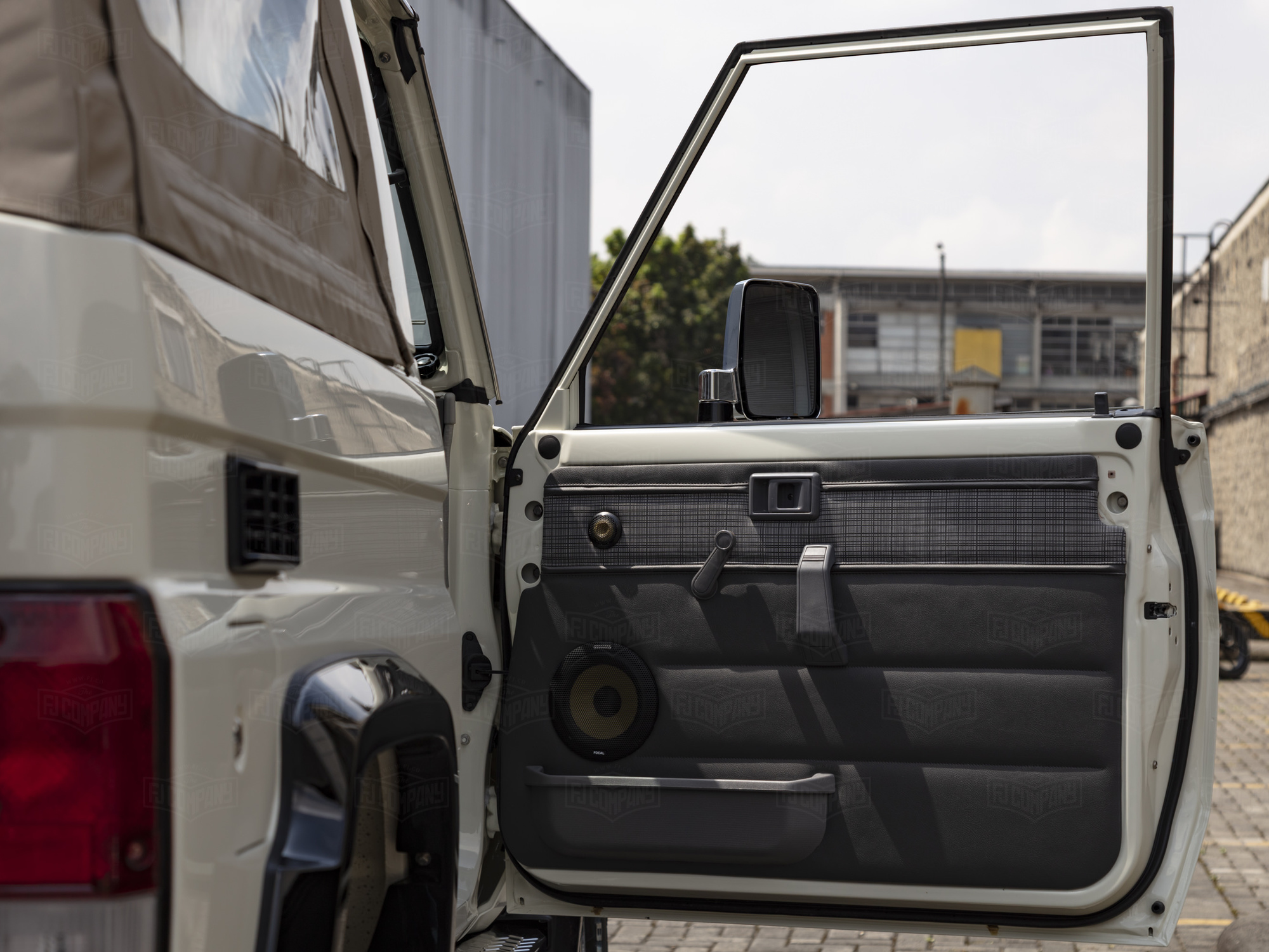 The FJ Company - 1985 FJ73 0001841 White - Restoration - Assembly V5