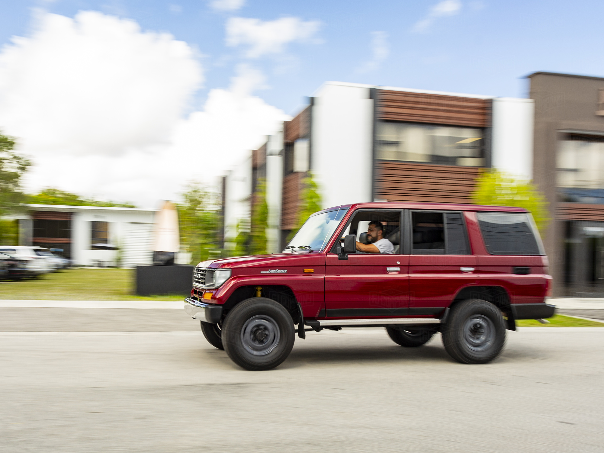 1991 JT1V0LJ7708000216 Medium Red Pearl - Outdoors - Expedition Wheels